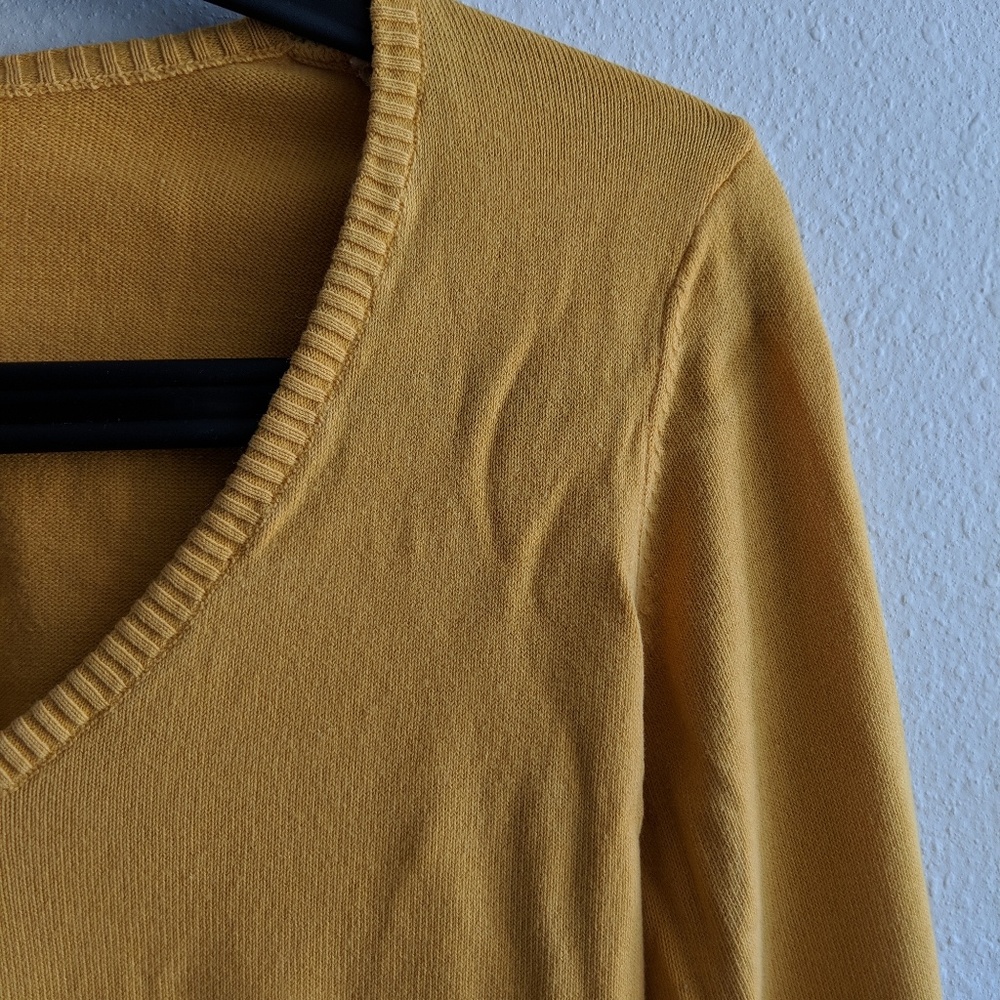 Sweater - Picture 2 of 3